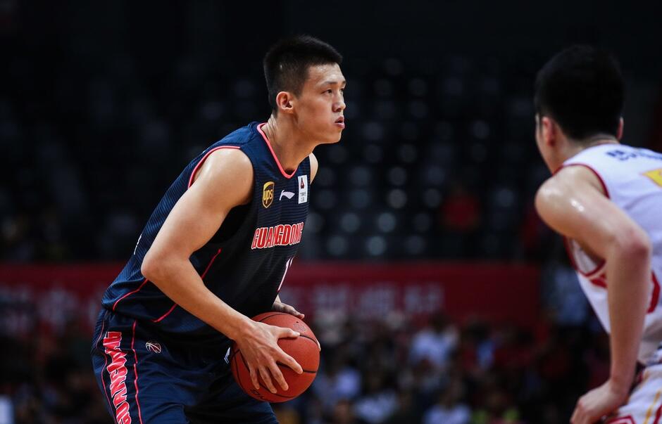 开云体育-勇士翻盘深圳队，易建联带队取胜