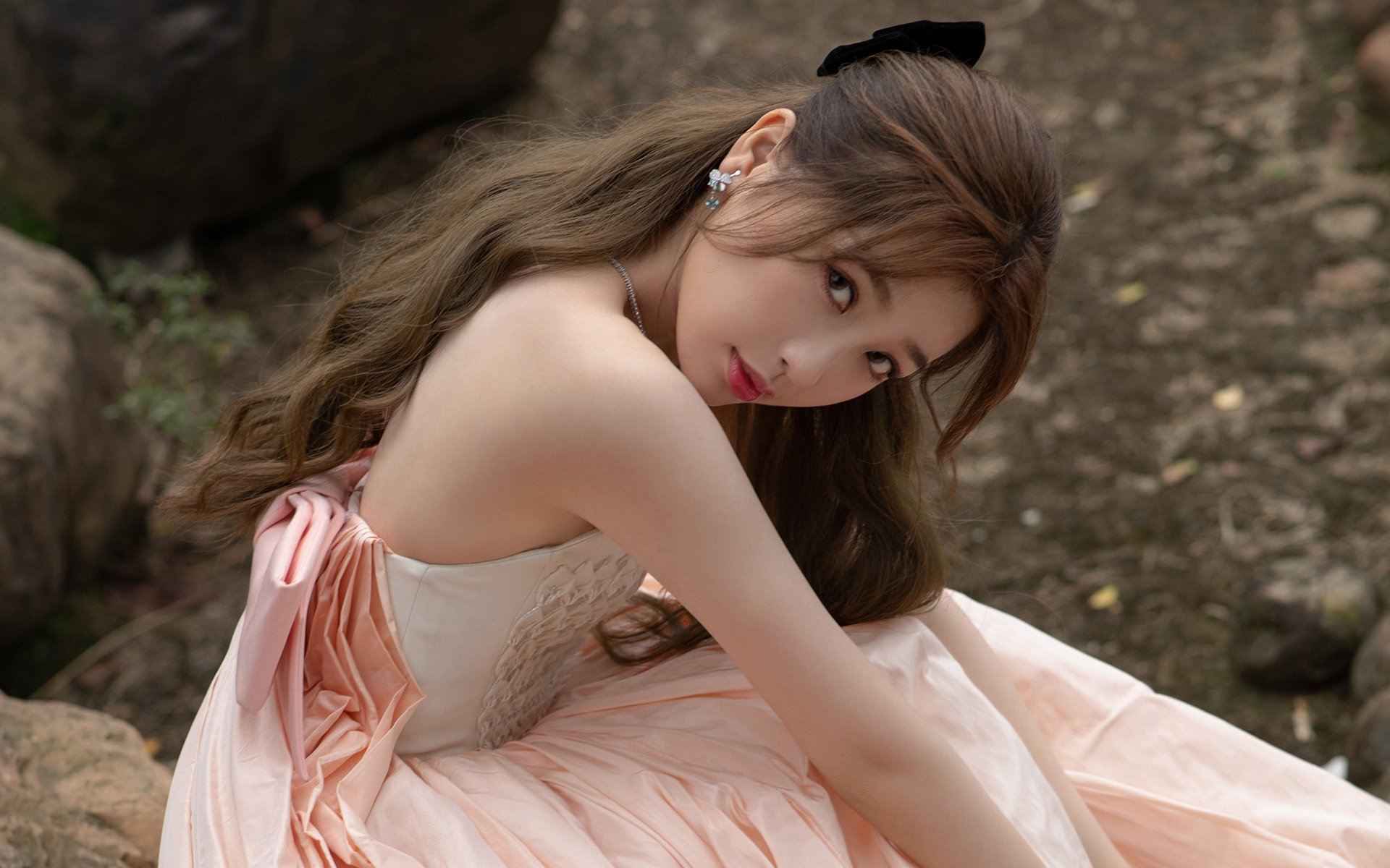 开云sport-欧冠焦点与跨洋较量，拜仁的审判日，费城的战术觉醒