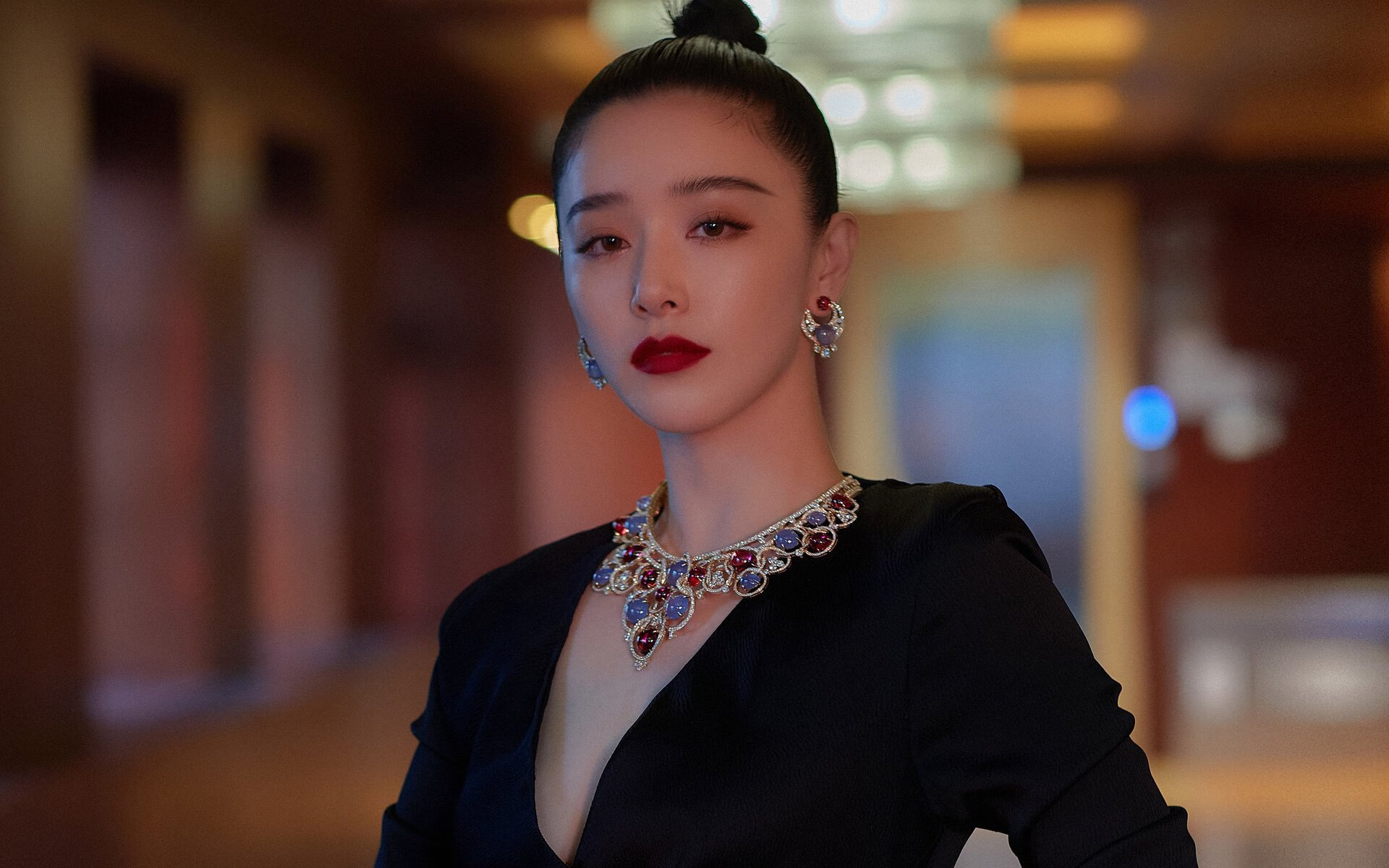 绿茵降维打击，久保建英的魔法，如何让几内亚式强硬在巴拉圭防线前失效