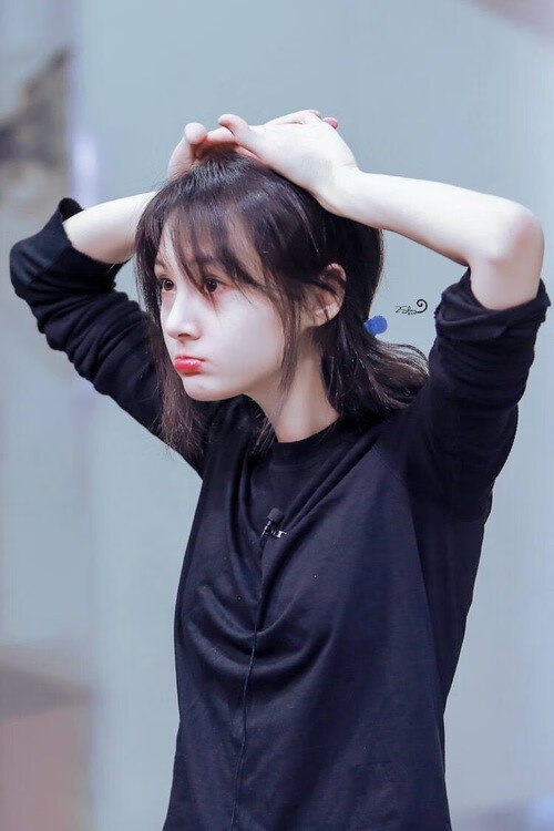 硬仗中的荣耀,乌克兰取胜几内亚与若日尼奥欧冠半决赛的统治力交响